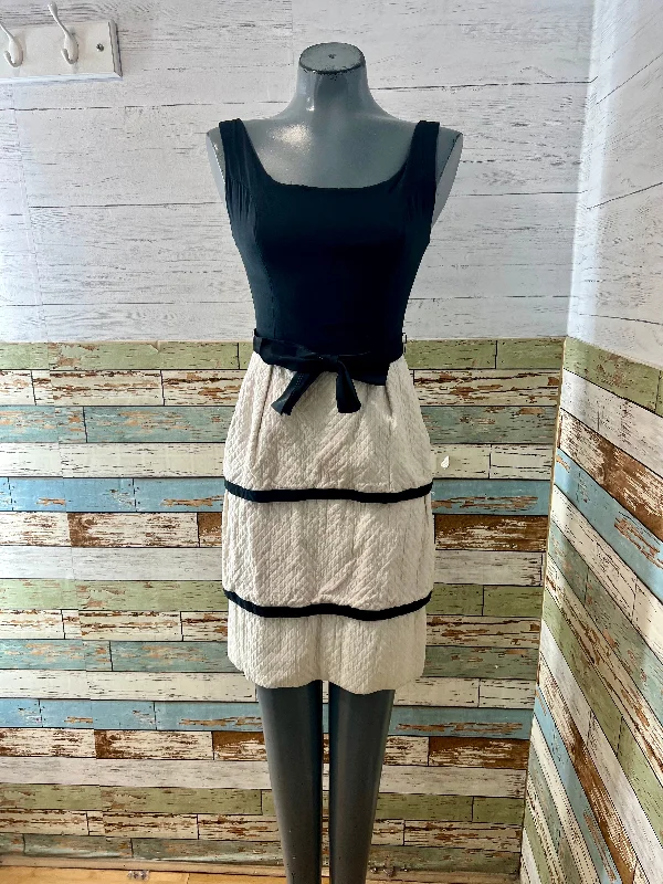 60’s Black & White Dress With Waist Bow Tunics Business professional