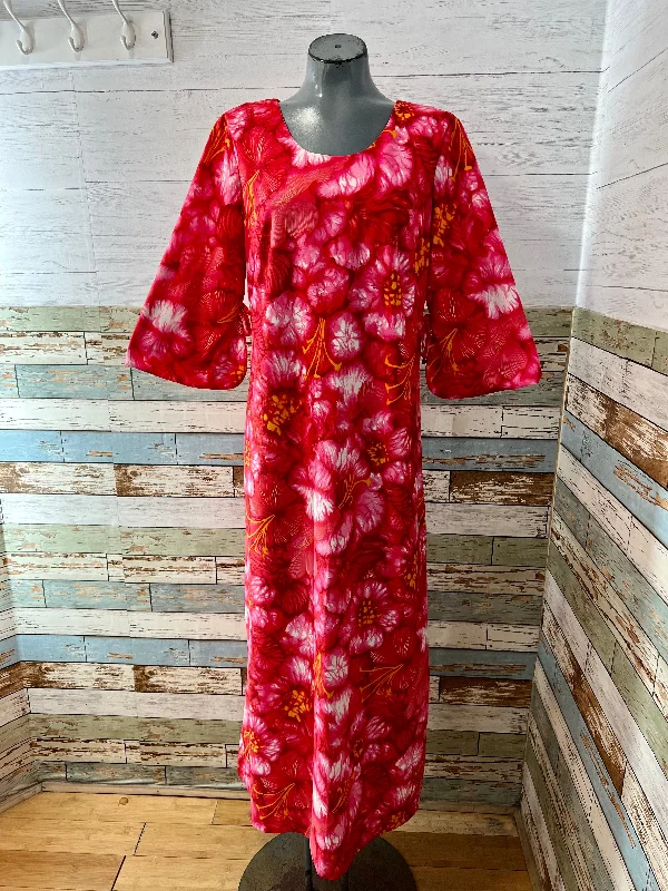 70’s Pink & Orange 3/4 Length Sleeve Maxi Hawaiian Dress By Pacific Isle Tunics Cozy comfortable 70’s Pink & Orange 3/4 Length Sleeve Maxi Hawaiian Dress By Pacific Isle Tunics Cozy comfortable